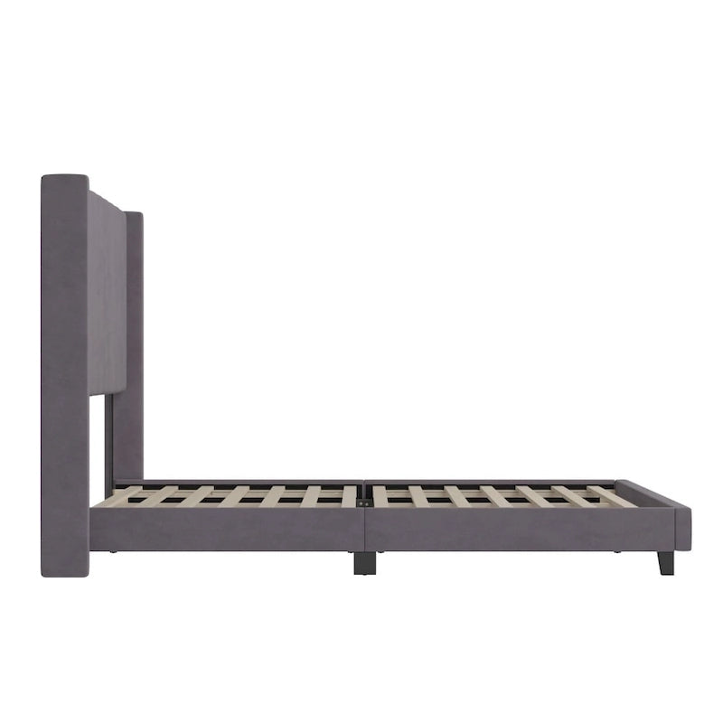 Gepolstertes Plattformbett mit Wingback-Kopfteil